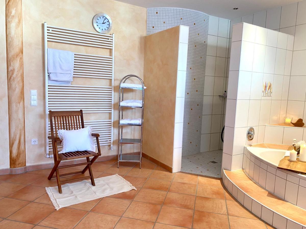 Private Spa Mit Sauna Und Whirlpool Schrozberg Eksteriør billede